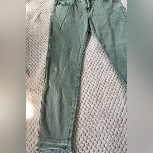 Wild Blue Sadie Robertson Collection Strait Cropped Jeans Size 9 - Picture 4 of 13